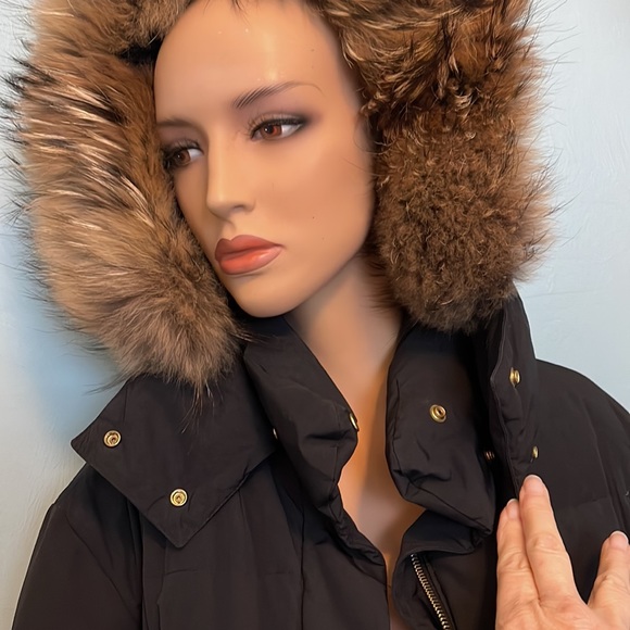 Post Card Coat with Fur Collar - Picture 2 of 11